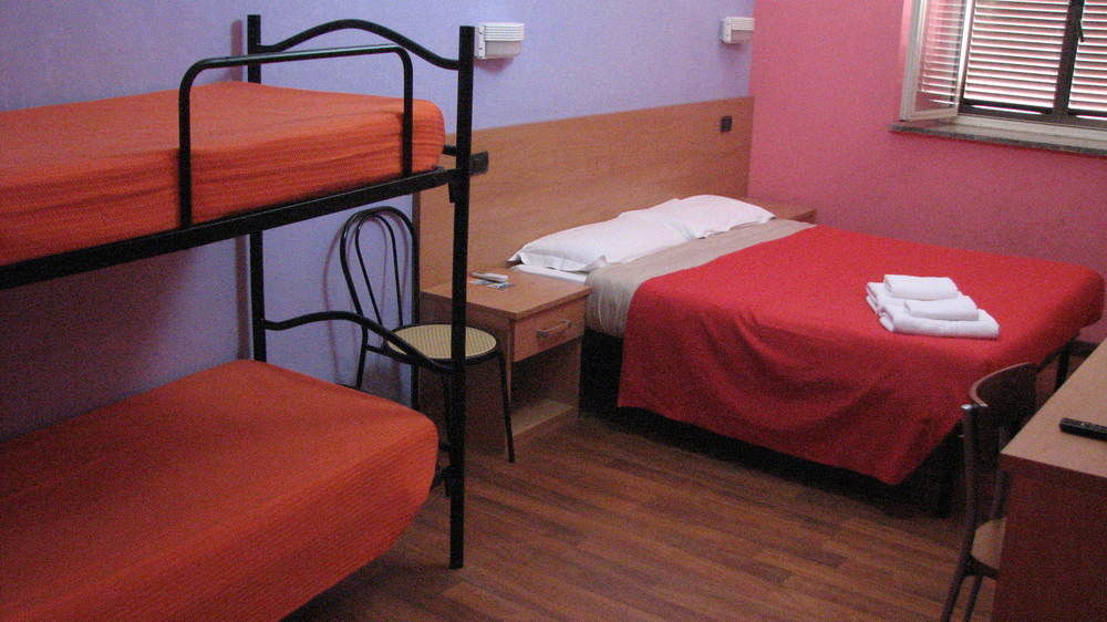Sun Moon Pensión 3*